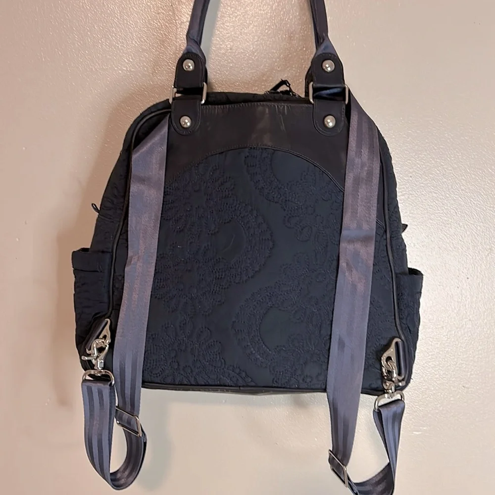 Petunia Pickle Bottom Baby Pamper Bag in excellent condition like new no stains